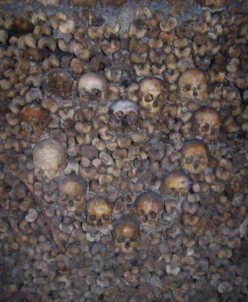 http://www.beresnev.ru/images/places/paris-catacomb/paris-catacomb05.jpg